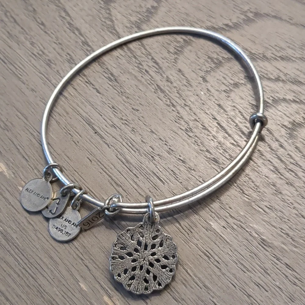 Alex and Ani Limited Edition Snowflake bangle 2016